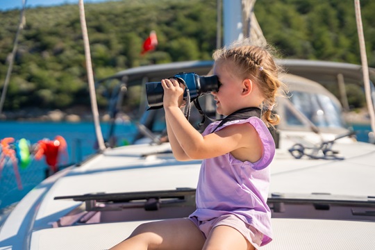 Blog Watching littlegirlbinoculars